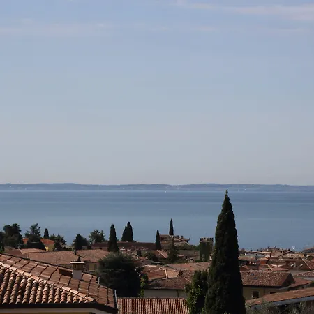 Corte Leonardo Szálloda Garda