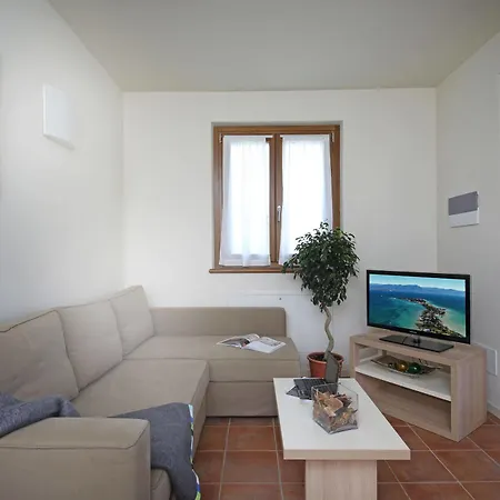 Corte Leonardo Apartment Garda (Verona)